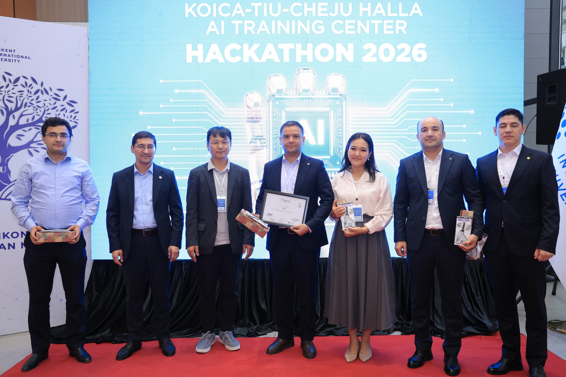 AI Hackathon 2026 수상 팀과 심사 관계자